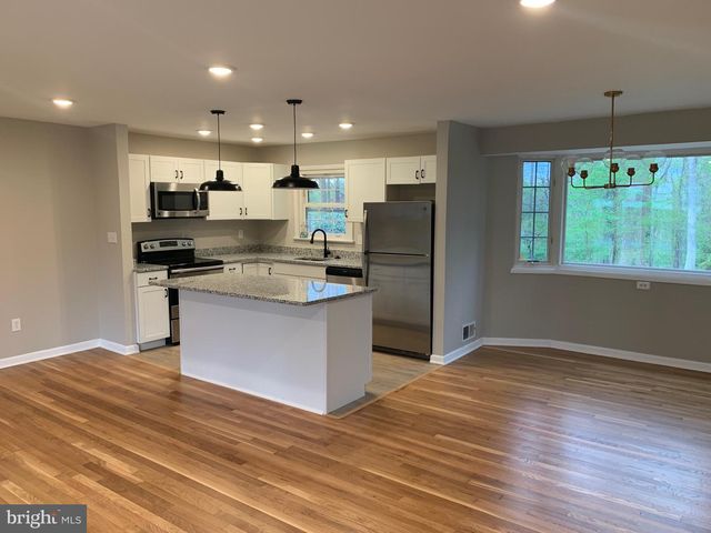 6810 FERN LN, Annandale, VA 22003