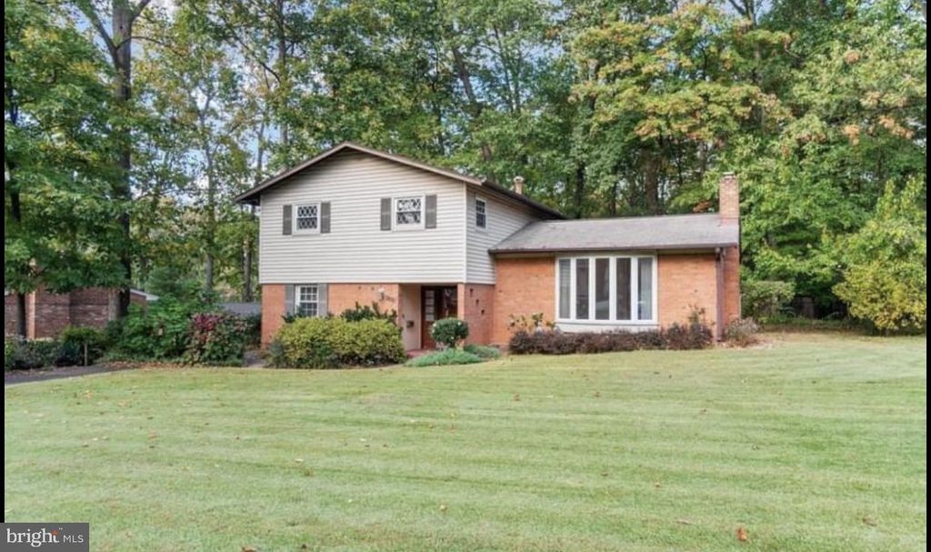 6810 FERN LN, Annandale, VA 22003