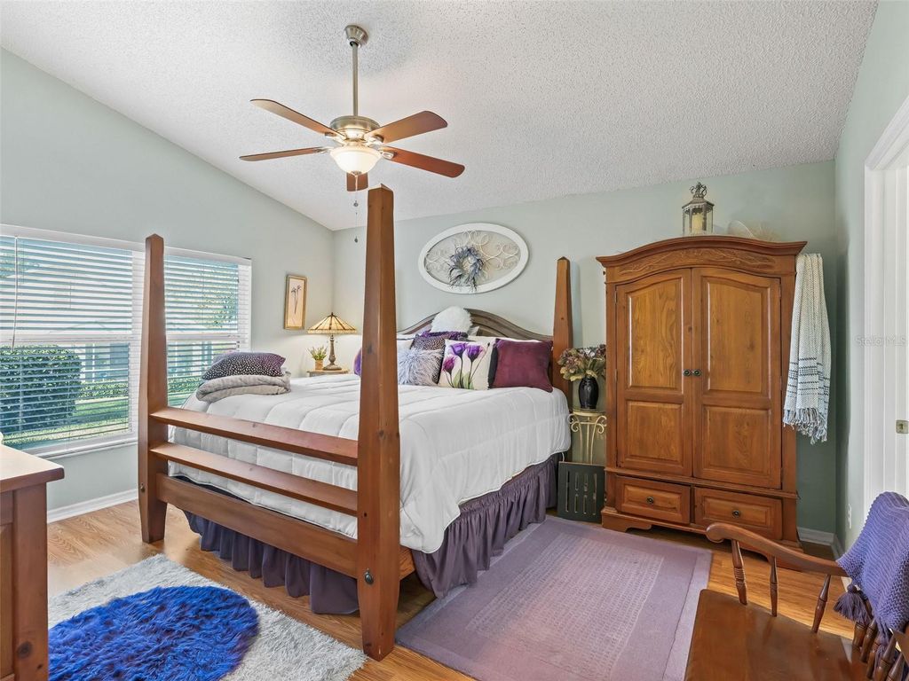 Image 12 of property listing at 3883 EVERSHOLT STREET, Clermont, FL 34711