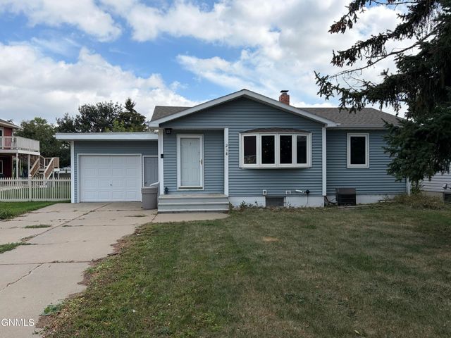 218 3rd Avenue NW, Hazen, ND 58545 property photo