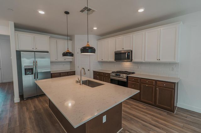 5101 N Annapolis Avenue, Fresno, CA 93723