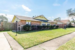 10424 Belfast Road, La Porte, TX 77571