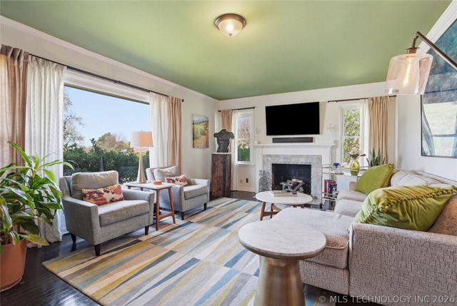 2405 S Gary Place, Tulsa, OK 74114