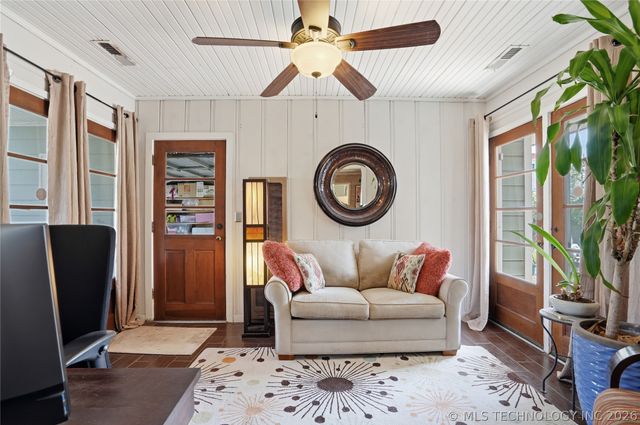 2405 S Gary Place, Tulsa, OK 74114