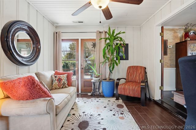 2405 S Gary Place, Tulsa, OK 74114