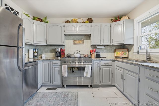 2405 S Gary Place, Tulsa, OK 74114