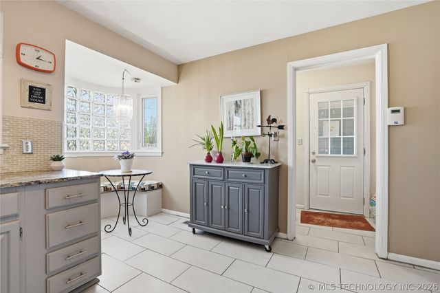 2405 S Gary Place, Tulsa, OK 74114