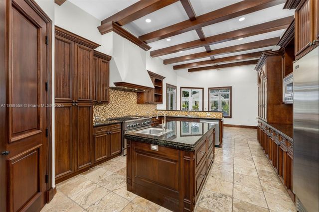 6350 SW 92nd St, Pinecrest, FL 33156