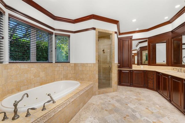 6350 SW 92nd St, Pinecrest, FL 33156