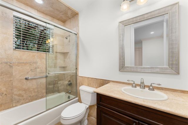 6350 SW 92nd St, Pinecrest, FL 33156