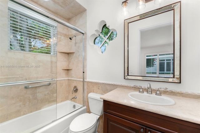 6350 SW 92nd St, Pinecrest, FL 33156