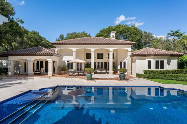 6350 SW 92nd St, Pinecrest, FL 33156