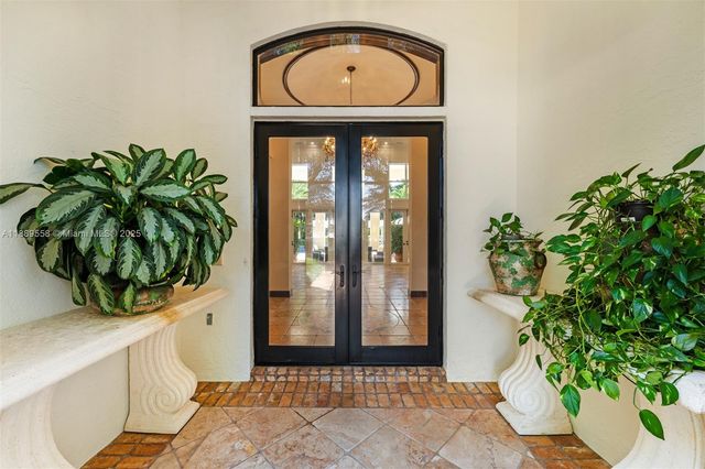 6350 SW 92nd St, Pinecrest, FL 33156