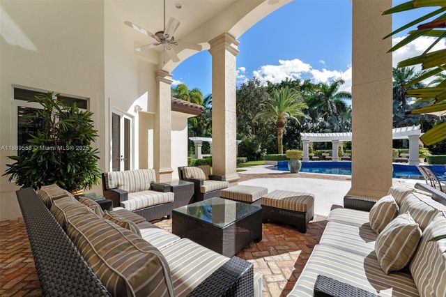 6350 SW 92nd St, Pinecrest, FL 33156