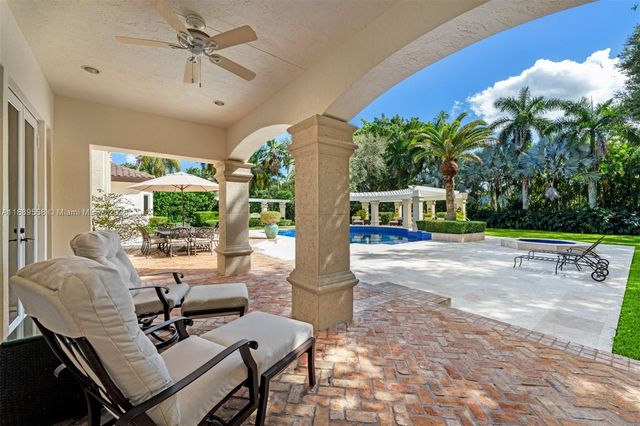 6350 SW 92nd St, Pinecrest, FL 33156