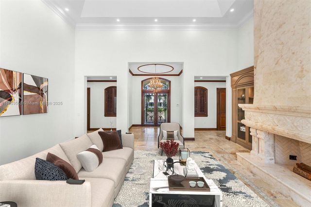 6350 SW 92nd St, Pinecrest, FL 33156