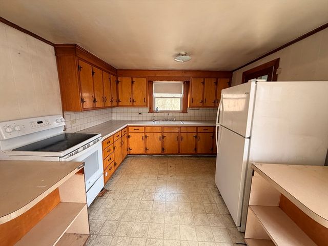 33 Hayes Ave, Whitman, MA 02382
