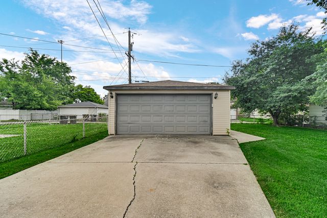 17513 Community Street, Lansing, IL 60438