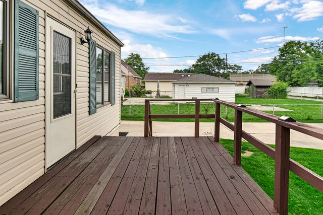 17513 Community Street, Lansing, IL 60438