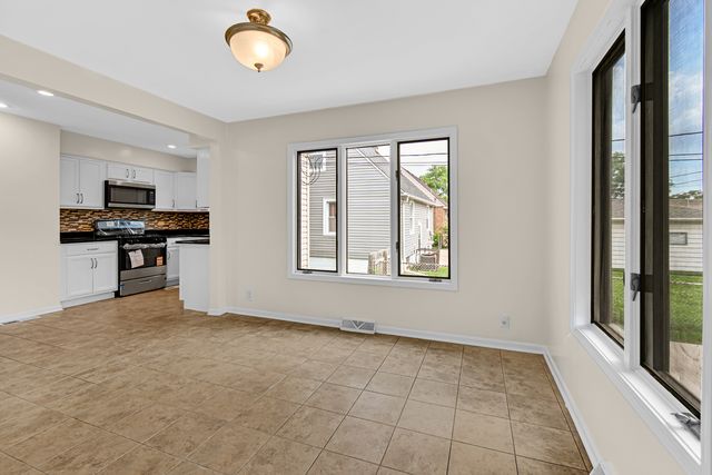 17513 Community Street, Lansing, IL 60438