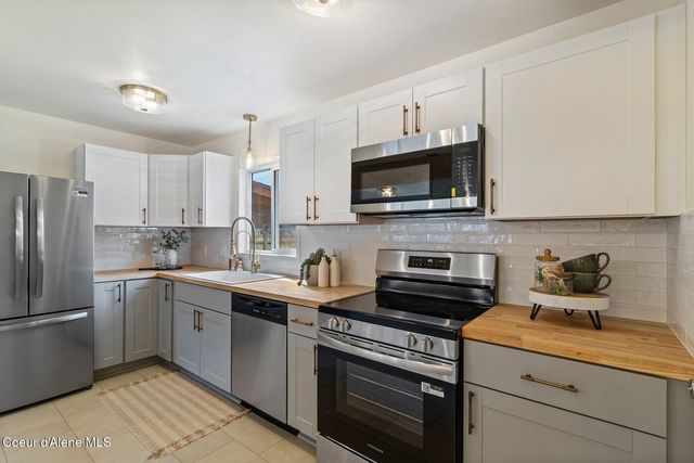 1049 N 14th ST, Coeur D'alene, ID 83814