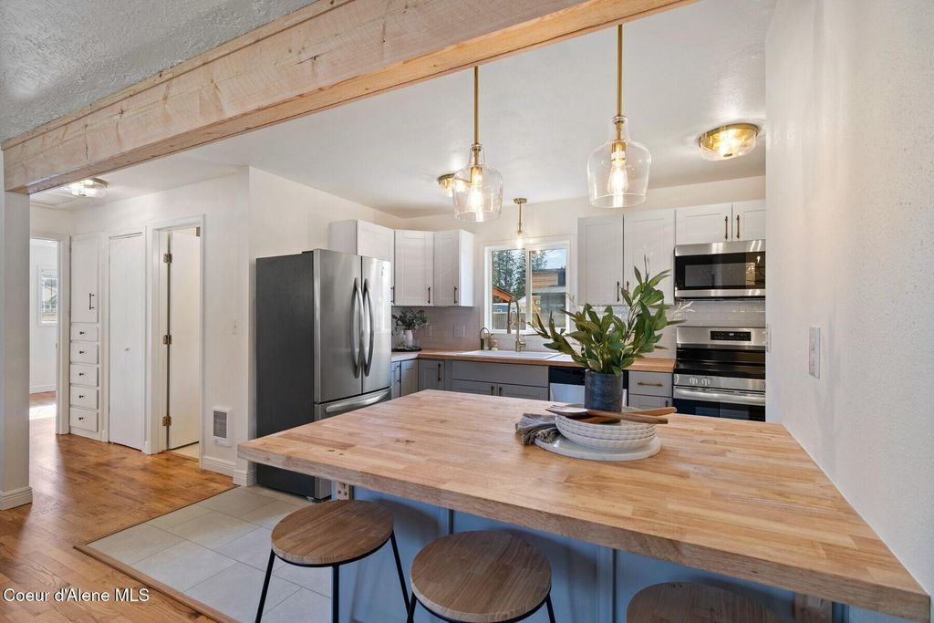 1049 N 14th ST, Coeur D'alene, ID 83814