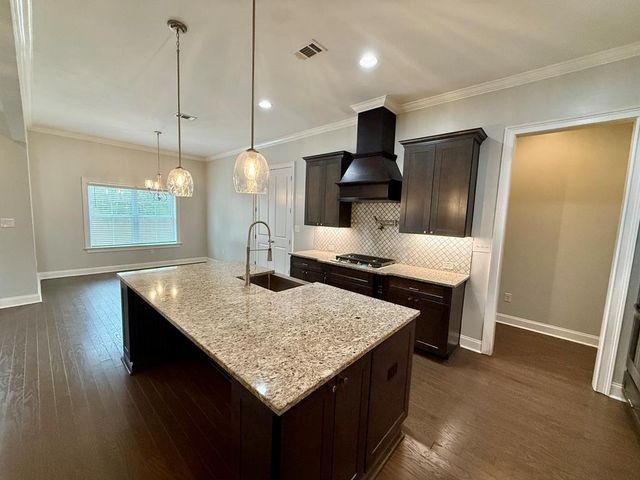 681 Charleston Mills Dr, Dothan, AL 36350