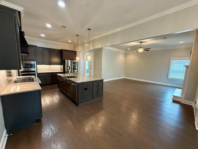 681 Charleston Mills Dr, Dothan, AL 36350