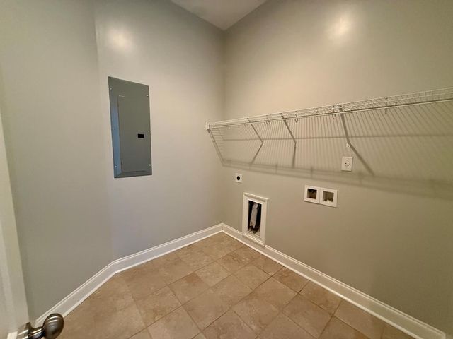 681 Charleston Mills Dr, Dothan, AL 36350