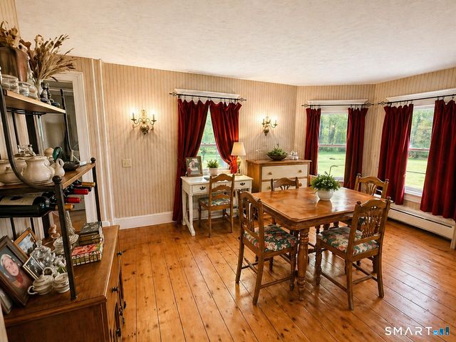 21 High Bridge Road, Newtown, CT 06482