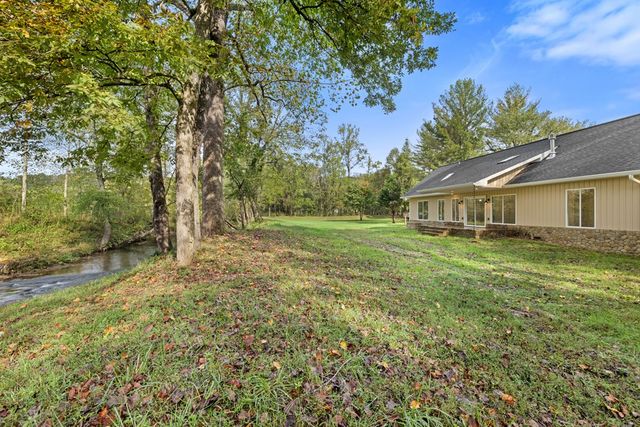 6389 Old Hwy 64 W, Warne, NC 28909