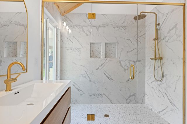 6389 Old Hwy 64 W, Warne, NC 28909