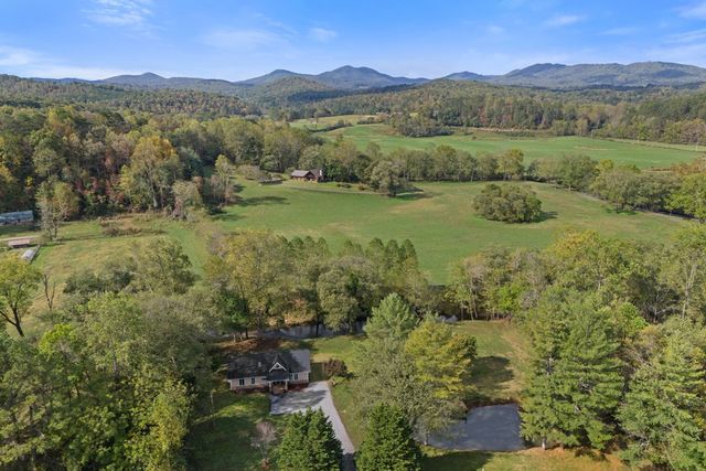 6389 Old Hwy 64 W, Warne, NC 28909