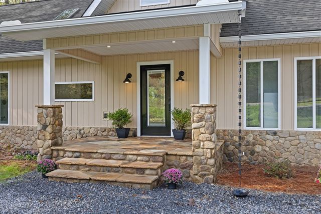 6389 Old Hwy 64 W, Warne, NC 28909