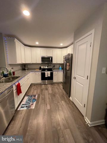 253 GRUBB LNDG LNDG, Inwood, WV 25428