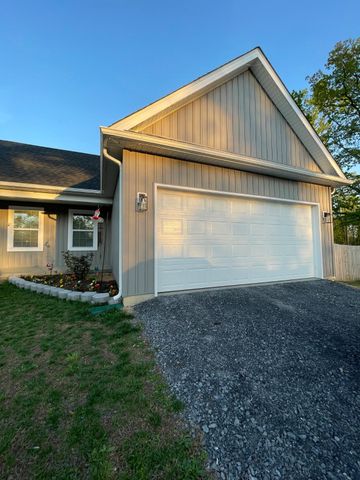 253 GRUBB LNDG LNDG, Inwood, WV 25428