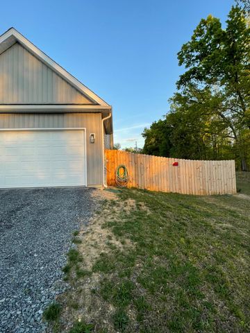 253 GRUBB LNDG LNDG, Inwood, WV 25428