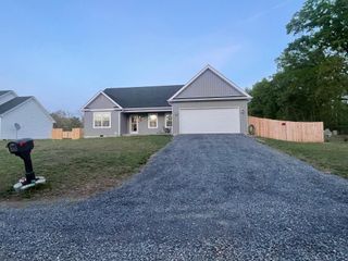 253 GRUBB LNDG LNDG, Inwood, WV 25428