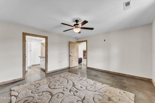 4144 Back Valley Road, Speedwell, TN 37870