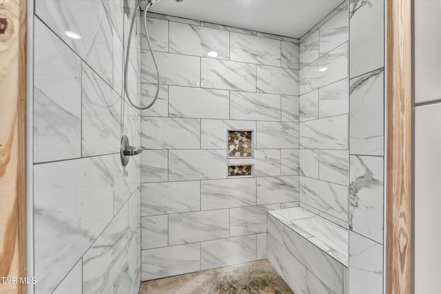 4144 Back Valley Road, Speedwell, TN 37870