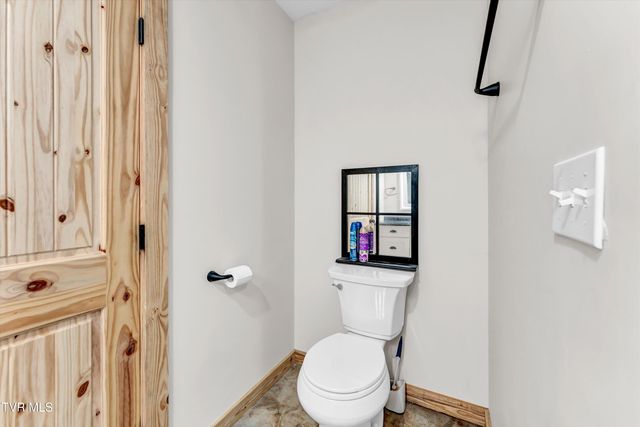 4144 Back Valley Road, Speedwell, TN 37870