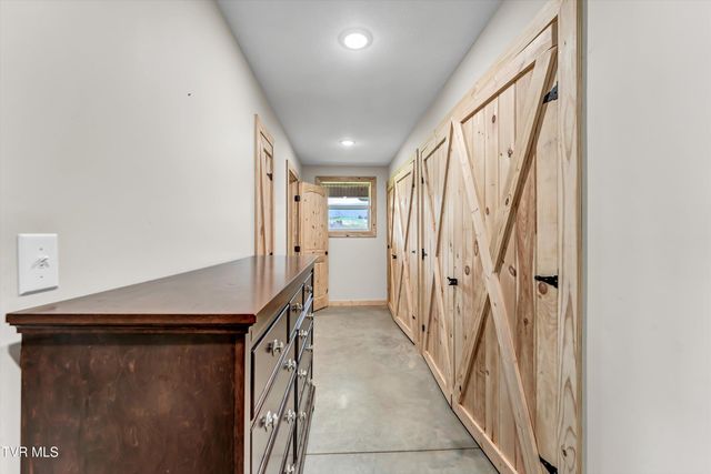 4144 Back Valley Road, Speedwell, TN 37870