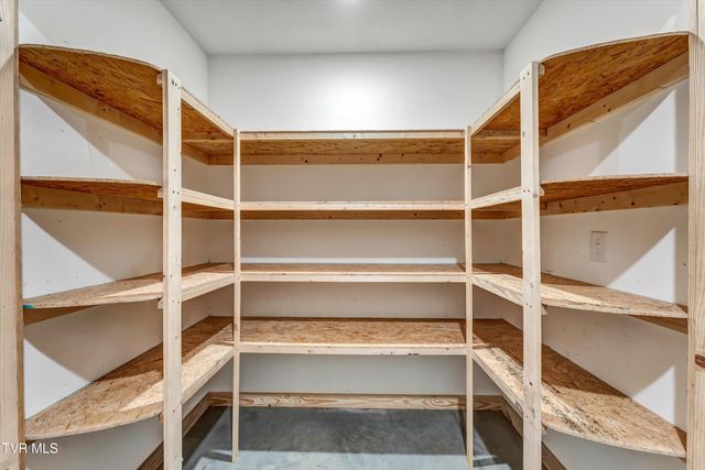 4144 Back Valley Road, Speedwell, TN 37870