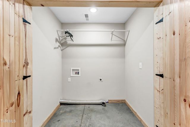 4144 Back Valley Road, Speedwell, TN 37870