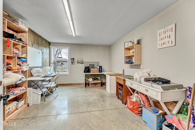 4144 Back Valley Road, Speedwell, TN 37870