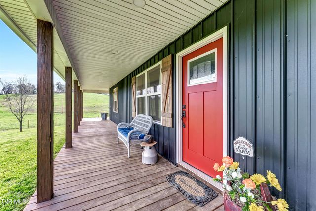 4144 Back Valley Road, Speedwell, TN 37870