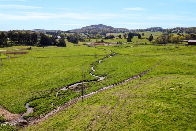 4144 Back Valley Road, Speedwell, TN 37870