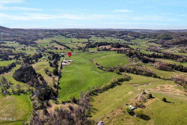 4144 Back Valley Road, Speedwell, TN 37870