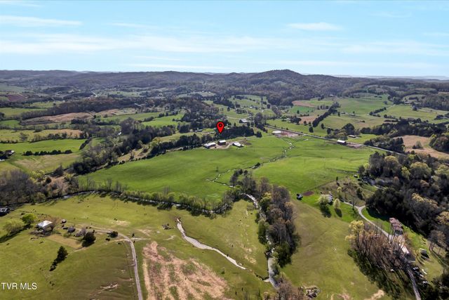 4144 Back Valley Road, Speedwell, TN 37870