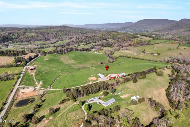 4144 Back Valley Road, Speedwell, TN 37870